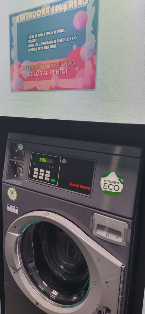 Detergent ecològic a les bugaderies autoservei.
